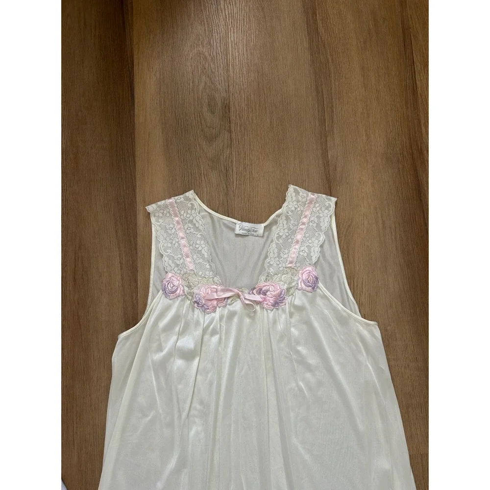 Vintage traditional Nightgown Ivory Lace Floral Rose Embroidered Chemise L bride - Picture 2 of 7
